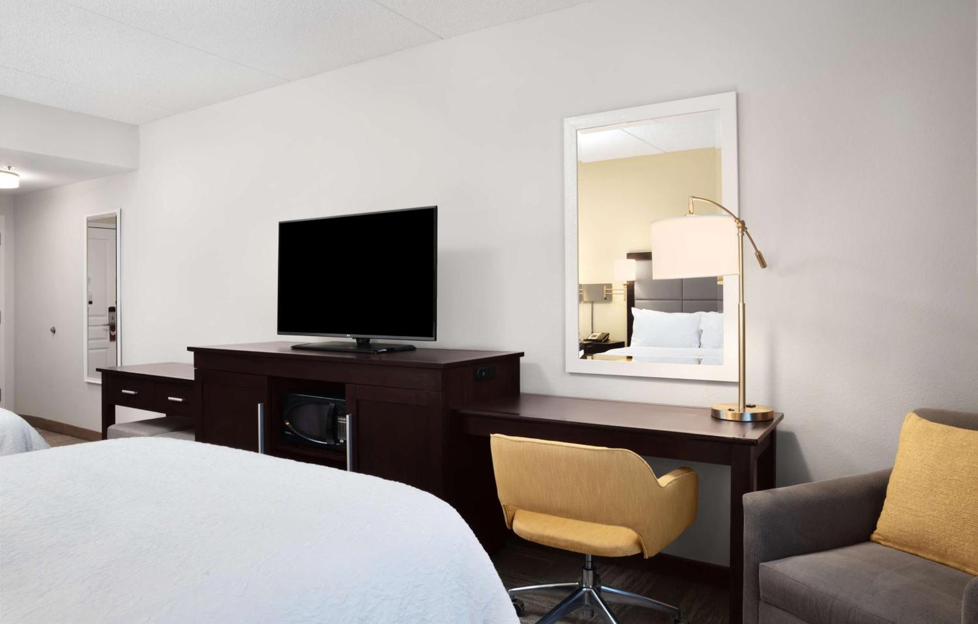 Room with Two Queen Beds - Non-Smoking